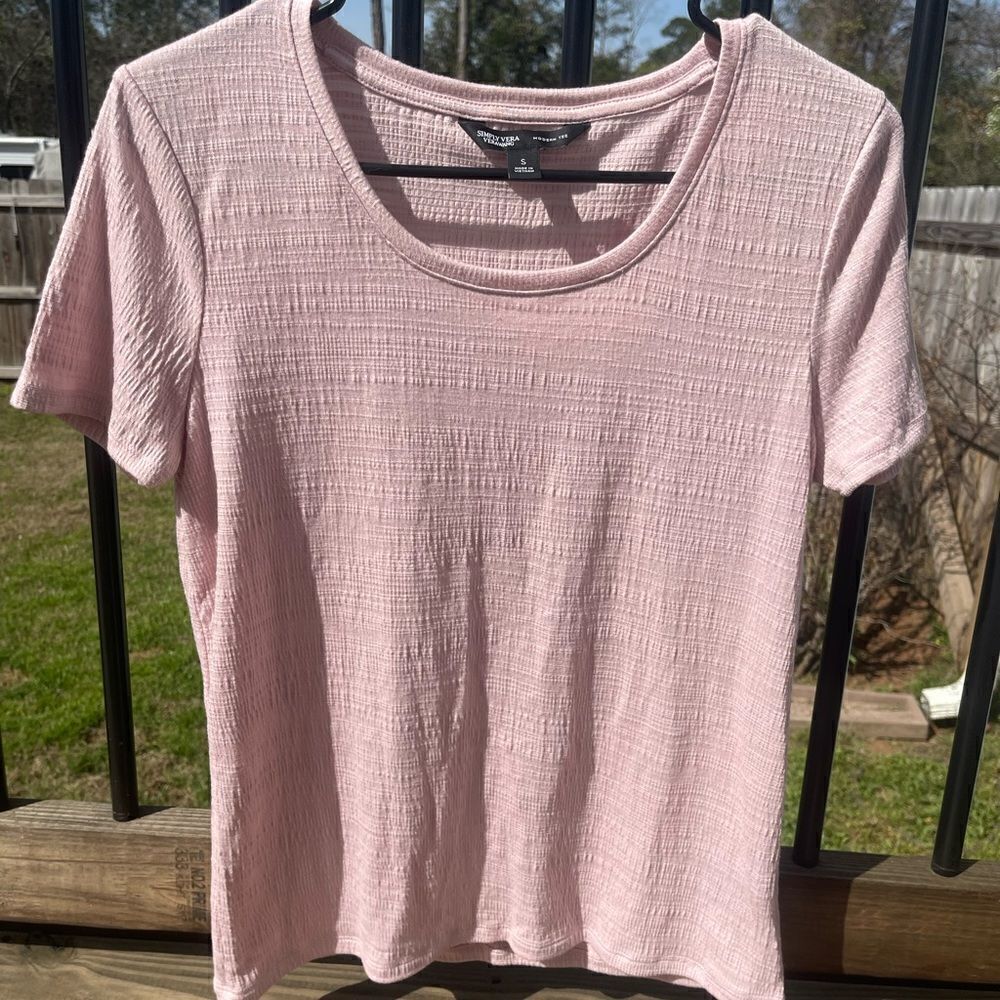 Simply Vera wang rose color top